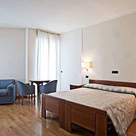 Hotel Il Timone Porto San Giorgio Extérieur photo