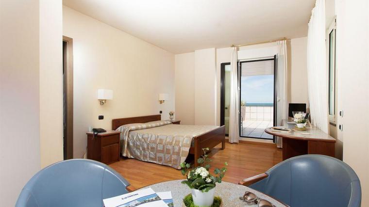 Hotel Il Timone Porto San Giorgio Extérieur photo